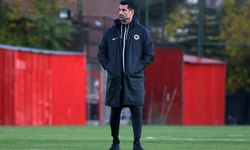 Volkan Demirel Gençler’le topbaşı yaptı