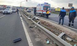Bariyere çarpan kamyonetin sürücüsünün ayağı koptu