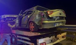 Bolu Dağı Tüneli çıkışında otomobil bariyerlere çarptı: 1’i ağır 3 yaralı