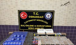 Bursa’da kaçak tütün operasyonu; 22 bin 300 dolu makaron ele geçirildi
