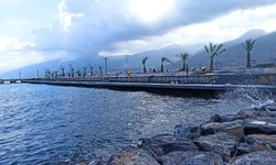 Depremde çöktükten sonra yenilenen İskenderun sahili açılıyor