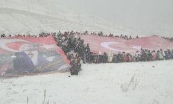 Dağcılar, Cumhuriyet tırmanışında tipiye yakalandı