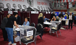 CHP İzmir İl Kongresi sona erdi: Çağatay Güç, yeni il başkanı seçildi