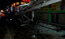 Başakşehir’de otomobil durağa çarptı: 1 yaralı