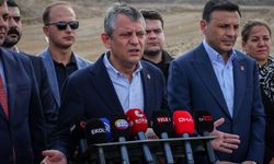 Özgür Özel Ekrem İmamoğlu'nu ziyaret etti