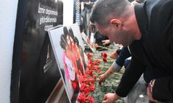 İzmir’de depremde hayatını kaybedenler anıldı