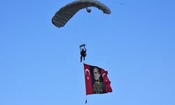 İzmir Foça'da 'Keskin Nişancı Atışları' yarışması ve 'Çelik Kanatlar' gösterisi