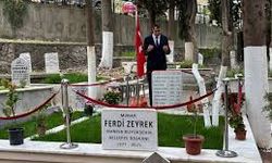 CHP Genel Başkanı Özel'den Ferdi Zeyrek'in kabrine ziyaret