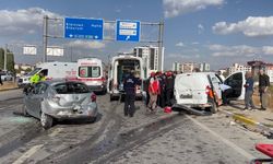 Karşı şeride geçen otomobil zincirleme kazaya yol açtı: 1 ölü, 4 yaralı