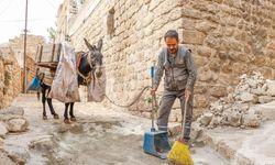 Mardin’de çöp taşıyan kadrolu eşekler emekli edilecek; yerlerine elektrikli paletli araçlar geliyor