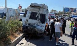 Milas'ta minibüs ile çekici çarpıştı; 1 ölü, 10 yaralı