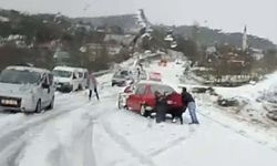 Muğla'da dolu yağışıyla Seydikemer ilçesi beyaza büründü