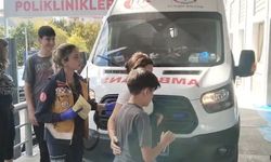 Okulda rahatsızlanan 12 öğrenci gıda zehirlenmesi şüphesiyle hastaneye kaldırıldı