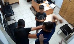Polis merkezinde 'kayınbirader dayağı'; o anlar kamerada