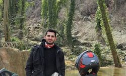 Refüje çarpan motosikletin sürücüsü öldü