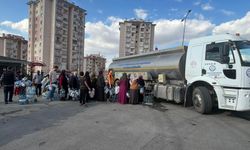 Su kesintisi uygulanan Ankara'da tankerle su dağıtım