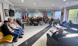 Tunceli’de CHP yönetimi kendilerini partiye kilitleyip, nöbet başlattı