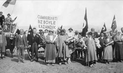 MEB, arşivindeki fotoğrafları yapay zeka ile canlandırarak Cumhuriyet Bayramı'na özel video hazırladı