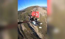 Cumhuriyet coşkusunu gökyüzünde yaşadılar