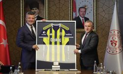Bakan Bak, Fenerbahçe Başkanı Sadettin Saran ve yönetim kurulu üyelerini kabul etti