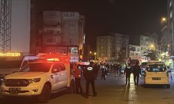 Kocaeli'de çöken apartmanın yakınındaki bir bina daha tedbiren boşaltıldı