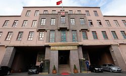 Türk Silahlı Kuvvetlerine muvazzaf subay adayı temini için başvuru süresi uzatıldı