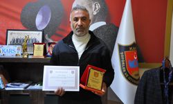 Yolcuyu hastaneye yetiştiren sürücü ödüllendirildi