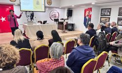 Ankara Kulübü'nde Ankara'nın tarihte sosyal yaşantısı konuşuldu