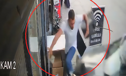 Otomobil iş yerine girdi; kaldırımdaki yaya ezilmekten son anda kurtuldu