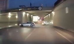 Makas atan sürücü başka araca çarptı