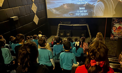 'Mustafa Kemal' filmi İstiklal Marşı sahnesiyle duygulandırıyor