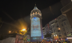 Öğretmenler Günü nedeniyle Galata Kulesi'nde ışık gösterisi