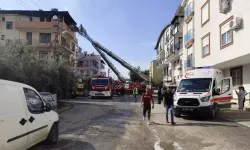 Anne ve çocuklarını kapıyı kırarak çıkardılar