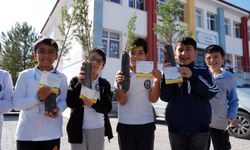 Beypazarı'nda öğrencilere fidan hediye edildi