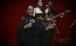 Pop müziğin sevilen ismi Demet Sağıroğlu Başkent'te sahne aldı