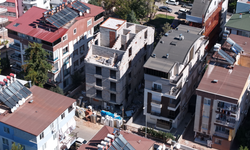 Arsalarını müteahhide verdiler, bitmesini beklemeden inşaata yerleştiler