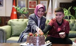 Bakan Göktaş, şehit oğlunun doğum gününü kutladı
