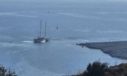 Bodrum'da 41 metre uzunluğundaki yelkenli karaya oturdu