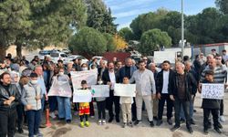 Buca'da mahalleliden 'çöp' eylemi