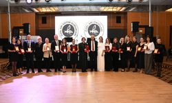 Arı okullarından öğretmenleri onuruna coşku dolu kutlama