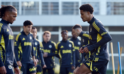 Fenerbahçe, Beşiktaş derbisinin hazırlıklarını tamamlayarak kampa girdi