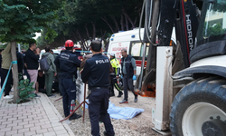 Geri manevra yapan kepçenin altında kalıp yaşamını yitirdi