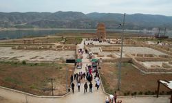 Hasankeyf'te 552 yıllık Zeynel Bey Türbesi, turistlerin uğrak noktalarından biri oldu