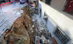 Avcılar'da istinat duvarı çöktü
