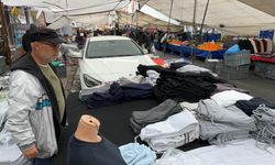 Pazarda unutulan araçlar nedeniyle esnaf tezgah açamadı