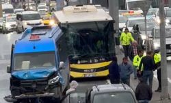 İETT otobüsünün karıştığı zincirleme kazada 3 kişi yaralandı