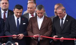 CHP Genel Başkanı Özel, Kabataş Meydanı açılış törenine katıldı