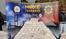 İstanbul ve Kocaeli'nde operasyonla ele geçirilen 966 kilo uyuşturucu emniyette sergilendi