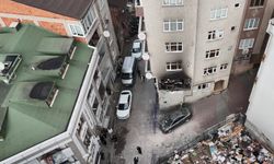 Kağıthane'de 6 katlı binada patlama anına ilişkin yeni görüntüler; molozlar yola savruldu