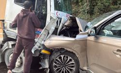 Sarıyer’de ciple beton dökme kamyonu kafa kafaya çarpıştı: 3 yaralı